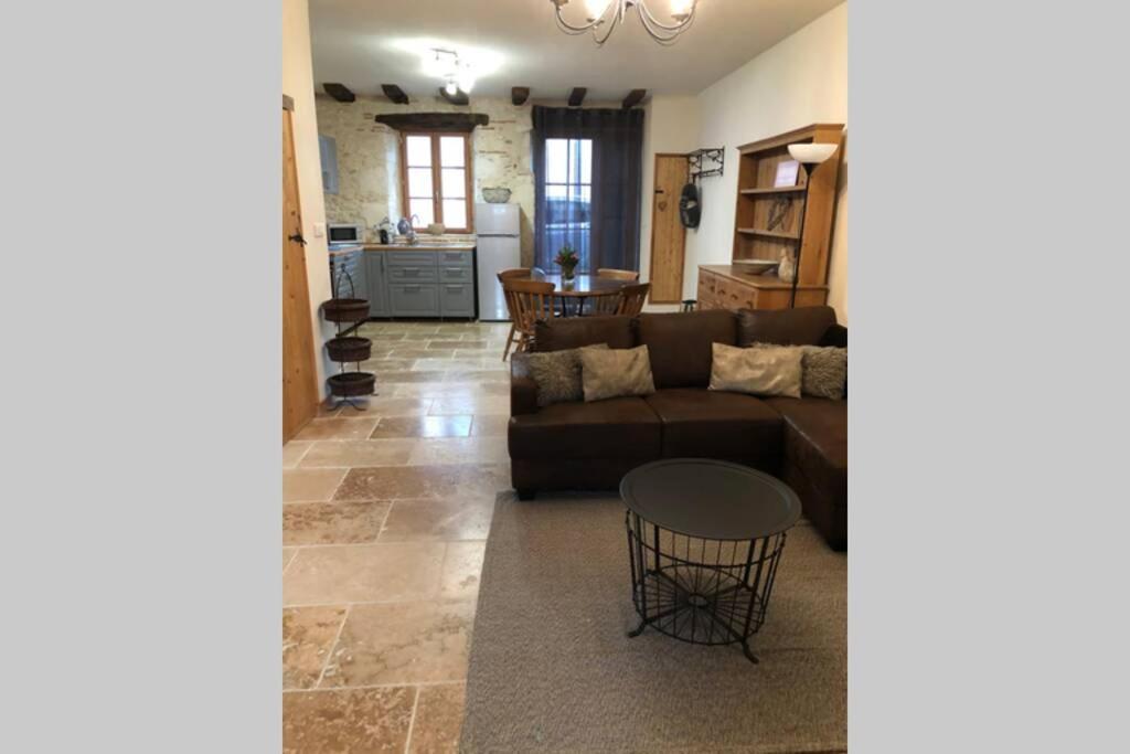 Beautiful Eymet Bastide House & Courtyard Garden Villa Exterior foto